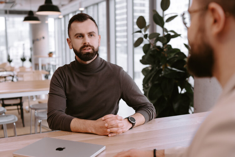 Dariusz Osiński, Chief Operating Officer, discussing a project. Dariusz Osiński, Chief Operating Officer, discussing a project.